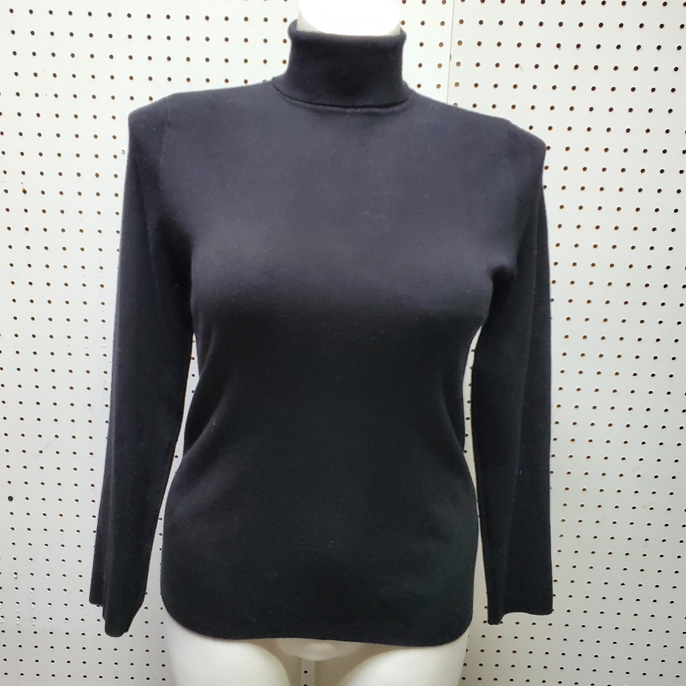 Chico's Classic Black Turtleneck Size 2/Large
